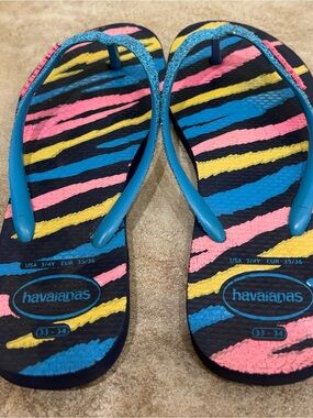 Girls Havaianas Glitter Strap Colorful Tiger Stripe Flip Flops